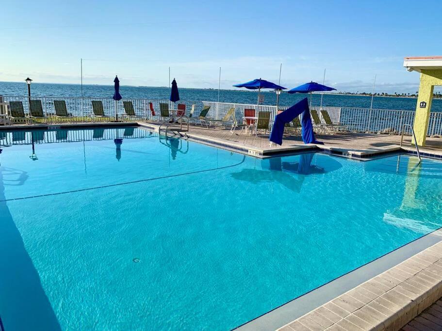 Tropical Serenity-Water View Heated Pool Tiki Bar Tampa Eksteriør billede